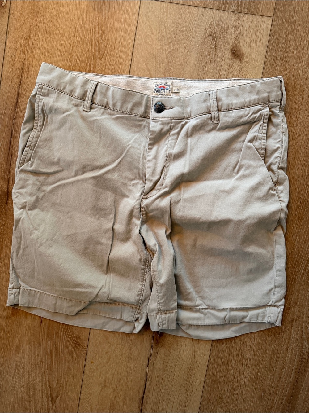 Faherty Men's Light Beige Flat-Front Organic Cotton Shorts Island Life